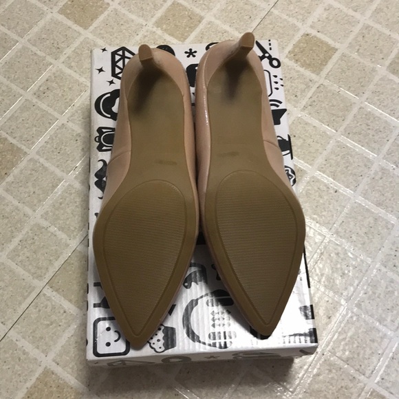 ❗️SOLD❗️Nude Heels - Picture 6 of 7